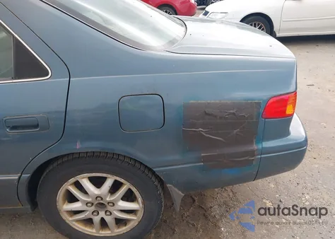 2000 Toyota Camry Xle V6 из США, поврежденный, VIN 4T1BF28K7YU940644